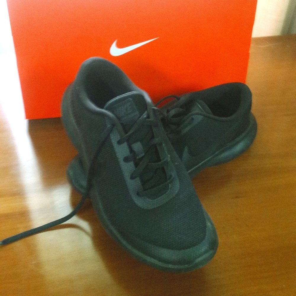 Womens Nike Flax Exp RN 7